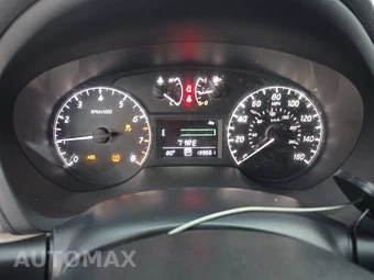 2015 Nissan Sentra S – miniatura 12