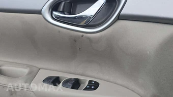 2015 Nissan Sentra S – miniatura 34