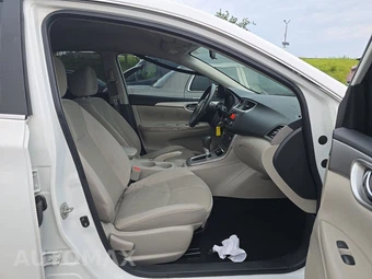 2015 Nissan Sentra S – miniatura 8