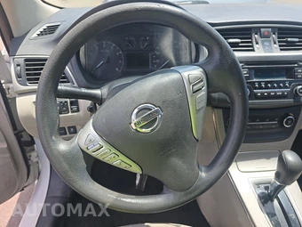 2015 Nissan Sentra S – miniatura 10