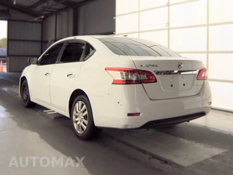 2015 Nissan Sentra S – miniatura 6