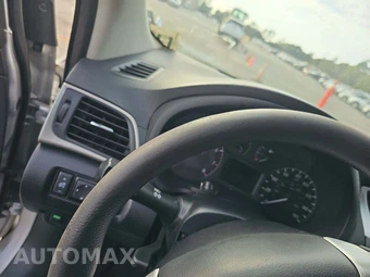 2015 Nissan Sentra S – miniatura 24