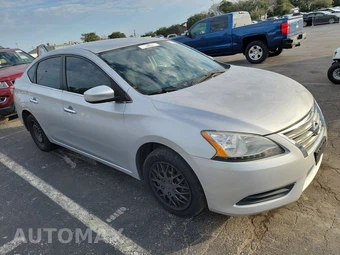 2015 Nissan Sentra S – miniatura 3