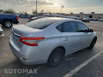 2015 Nissan Sentra S – miniatura 4