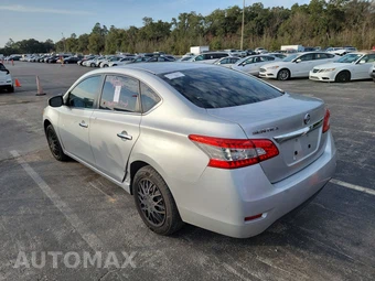 2015 Nissan Sentra S – miniatura 6