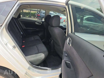 2015 Nissan Sentra SR – miniatura 13