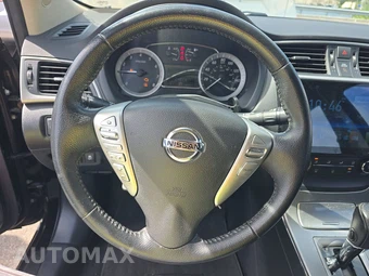 2015 Nissan Sentra SR - miniatura 10