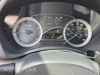 2015 Nissan Sentra SR - miniatura 12