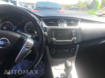 2015 Nissan Sentra SV – miniatura 11