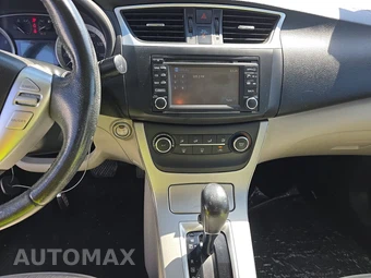 2015 Nissan Sentra SV – miniatura 11