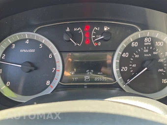 2015 Nissan Sentra SV – miniatura 12