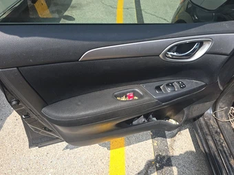 2015 Nissan Sentra SV – miniatura 15
