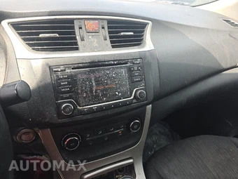 2015 Nissan Sentra SV – miniatura 17