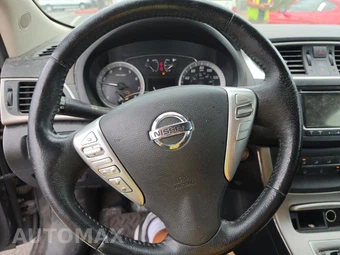 2015 Nissan Sentra SV – miniatura 10