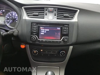 2015 Nissan Sentra SV – miniatura 11