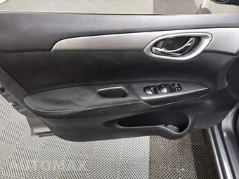 2015 Nissan Sentra SV – miniatura 9