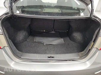 2015 Nissan Sentra SV – miniatura 16