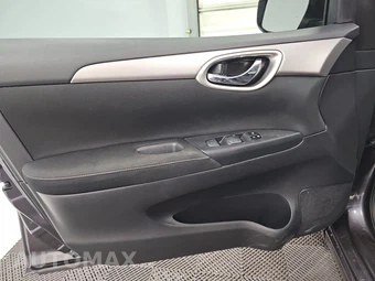 2015 Nissan Sentra SV – miniatura 9