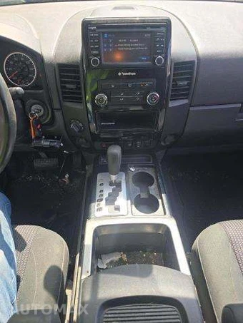 2015 Nissan TITAN SV Crew Cab Short Bed - miniatura 10