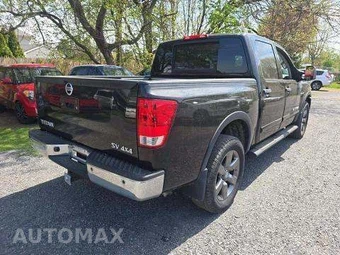 2015 Nissan TITAN SV Crew Cab Short Bed - miniatura 3