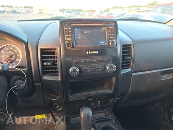 2015 Nissan TITAN SV Crew Cab Short Bed - miniatura 17