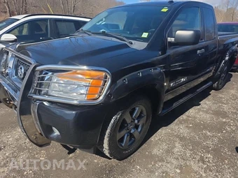 2015 Nissan TITAN SV Extended Cab Medium Bed