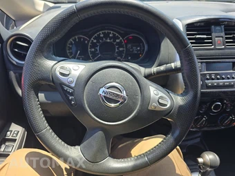 2015 Nissan Versa Note SR – miniatura 10
