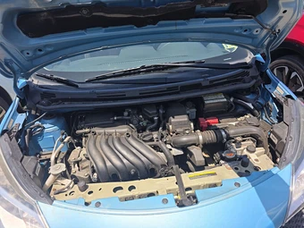 2015 Nissan Versa Note SR – miniatura 15