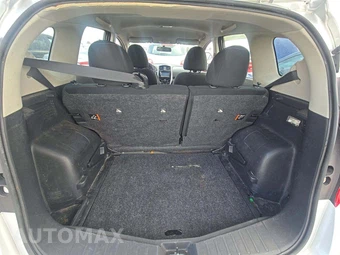 2015 Nissan Versa Note SV – miniatura 12