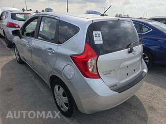 2015 Nissan Versa Note SV – miniatura 4