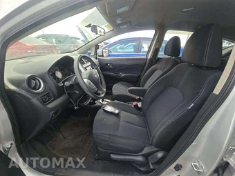 2015 Nissan Versa Note SV – miniatura 5