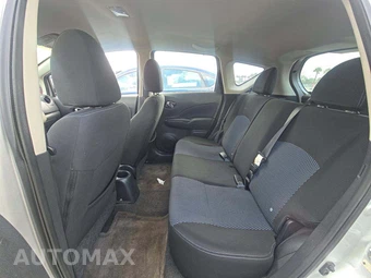 2015 Nissan Versa Note SV – miniatura 7