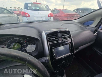 2015 Nissan Versa Note SV – miniatura 9