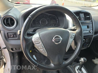 2015 Nissan Versa Note SV – miniatura 10