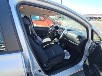 2015 Nissan Versa Note SV - miniatura 18