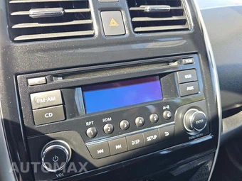 2015 Nissan Versa Note SV - miniatura 23