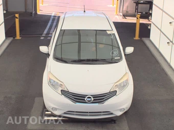 2015 Nissan Versa Note SV – miniatura 2