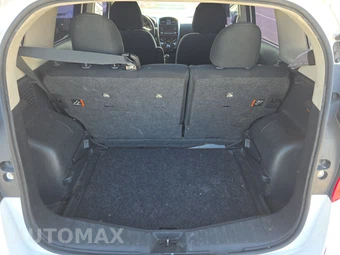 2015 Nissan Versa Note SV – miniatura 21