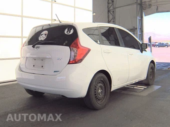 2015 Nissan Versa Note SV – miniatura 5