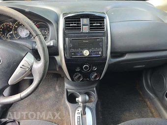 2015 Nissan Versa Note SV – miniatura 10