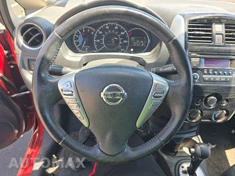2015 Nissan Versa Note SV – miniatura 10