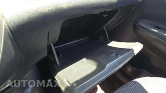 2015 Nissan Versa Note SV – miniatura 28
