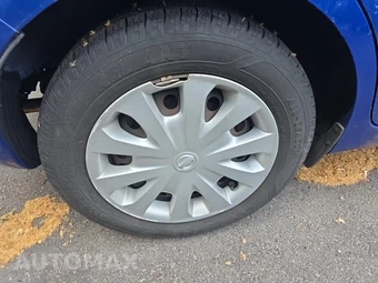 2015 Nissan Versa Note SV – miniatura 10