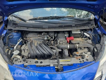 2015 Nissan Versa Note SV – miniatura 18