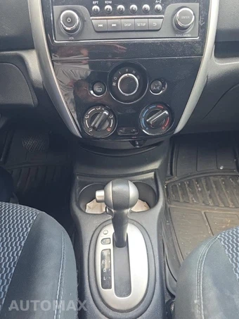 2015 Nissan Versa Note SV – miniatura 31