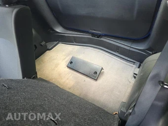 2015 Nissan Versa Note SV – miniatura 7
