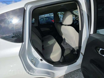 2015 Nissan Versa Note SV - miniatura 13