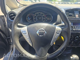 2015 Nissan Versa Note SV – miniatura 10