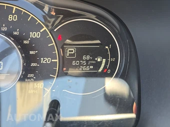 2015 Nissan Versa Note SV – miniatura 12