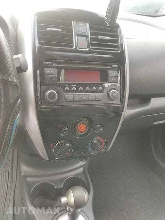 2015 Nissan Versa Note SV - miniatura 7